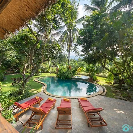 Wonderful Luxury Hideaway Surrounded By Nature