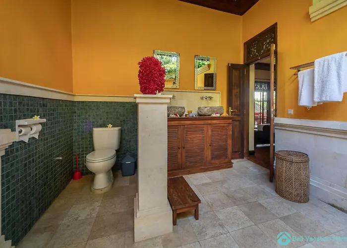 Wonderful Luxury Hideaway Surrounded By Nature! Villa Mayong