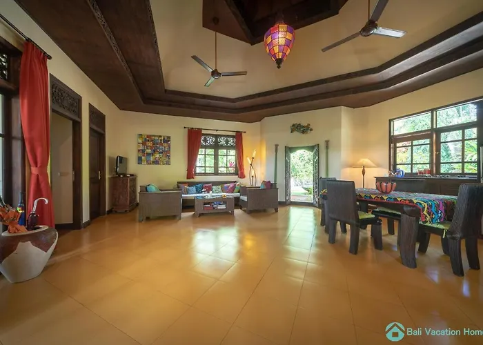 Wonderful Luxury Hideaway Surrounded By Nature! Villa Mayong