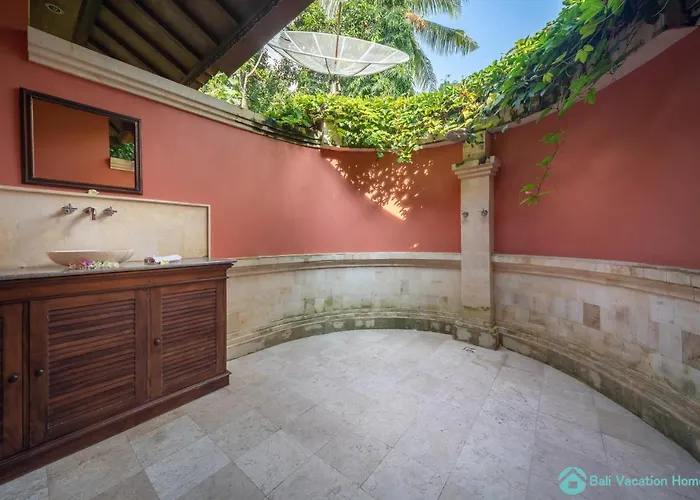 Wonderful Luxury Hideaway Surrounded By Nature! Villa Mayong
